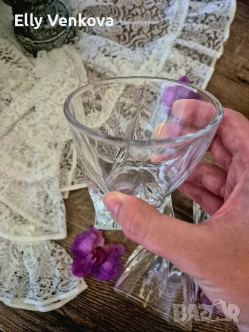 Четири стъклени чаши за уиски в кутия, снимка 5 - Чаши - 52888268