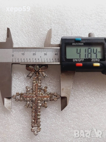 Стар антикварен кръст(медальон)Франция,19век.сребро и злато/каталожна цена 1600$/, снимка 13 - Антикварни и старинни предмети - 52681269