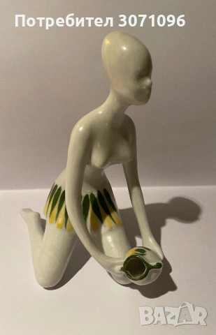 Българска стара порцеланова фигура