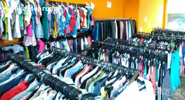 Продавам всички закачалки от магазин за дрехи втора употреба. , снимка 1 - Стелажи и щандове - 46422676