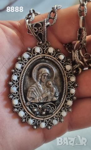Сребърна икона,  медальон с Богородица, Дева Мария и синджир с общ грамаж 44,84 