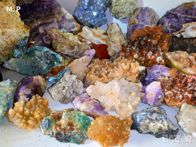лот колекция минерали от България друза Кварц аметист кристали яспис галенит азурит ахат халцедон , снимка 4 - Колекции - 44986418