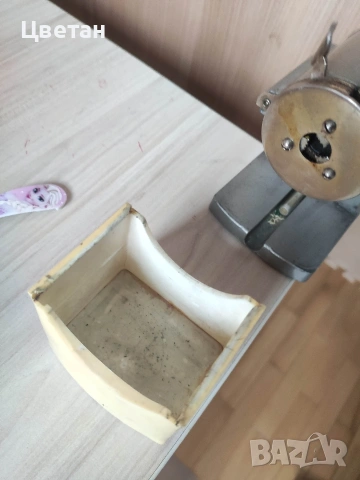 Острилка за моливи, снимка 6 - Антикварни и старинни предмети - 53117937