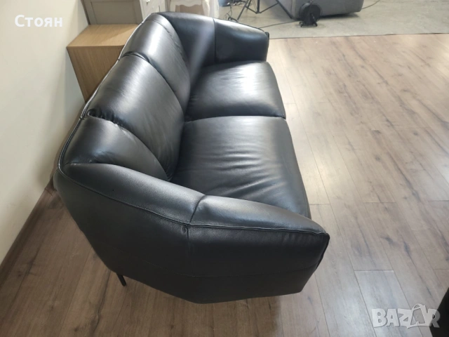 Дизайнерски черен кожен комплект дивани тройка и двойка Pebble, снимка 9 - Дивани и мека мебел - 53694619
