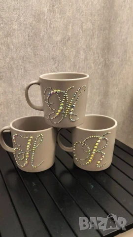 Чаша инкрустирана с камъчета   