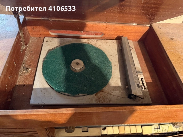   Стар винтидж радиограмофон комбайн – дървен корпус, зелен филц, чака възстановяване, снимка 4 - Грамофони - 53750113
