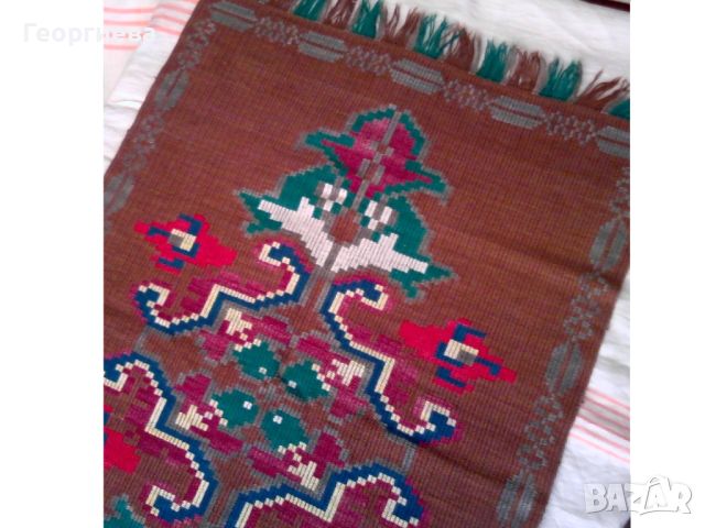 Ръчни плетива и килимче, снимка 11 - Декорация за дома - 45622466