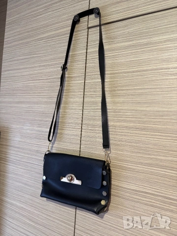 Черна дамска чантичка, снимка 4 - Чанти - 53430301