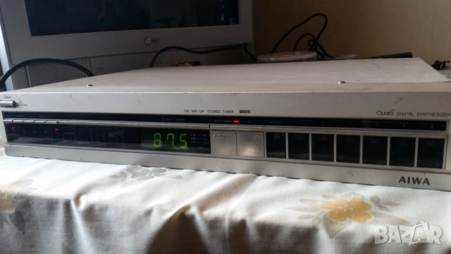 Aiwa 9500 AM/FM Retro Radio Tuner