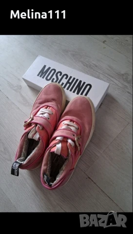 кецове love Moschino 