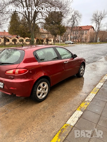Продавам Алфа Ромео 147 1.9 120 коня колата е запазена единствено  само на бронята има има забележка, снимка 5 - Автомобили и джипове - 53947493