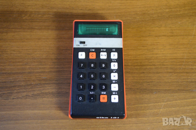 Стар калкулатор Елка 131, снимка 1 - Антикварни и старинни предмети - 44989686