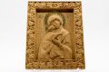 Позлатена релефна икона на Света Богородица с Младенеца от масивен дъб - 9 карата, снимка 1 - Икони - 46006287