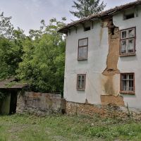 Къща в село Съботковци - на 5 км. от Габрово и Боженци. , снимка 2 - Къщи - 45826375