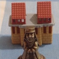 Метална фигура играчка KINDER SURPRISE Кралица с Кралство за КОЛЕКЦИОНЕРИ 23361, снимка 3 - Колекции - 45467432