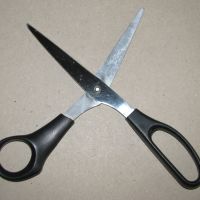 Ножица 21 см, неръждаема, пластмасови дръжки, запазена, снимка 2 - Други инструменти - 45285005