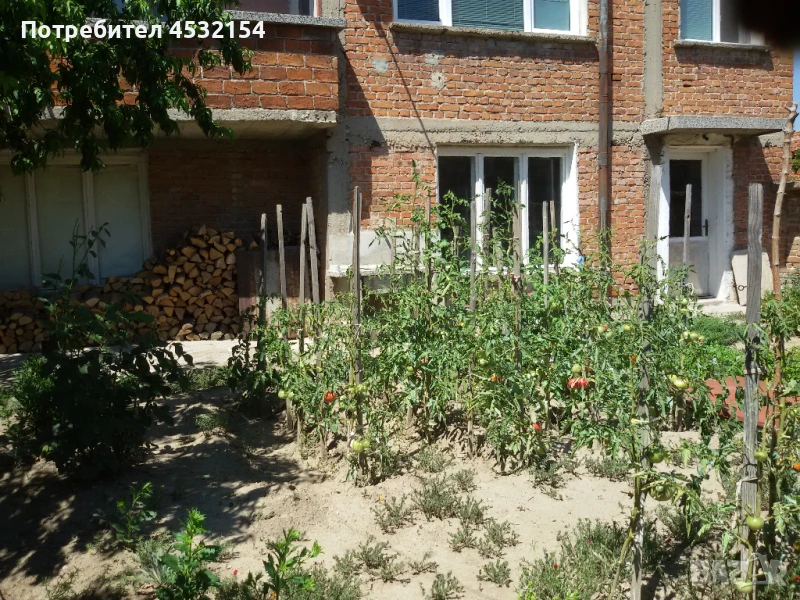 Продавам самостоятелен етаж от къща в гр. Ямбол, снимка 1