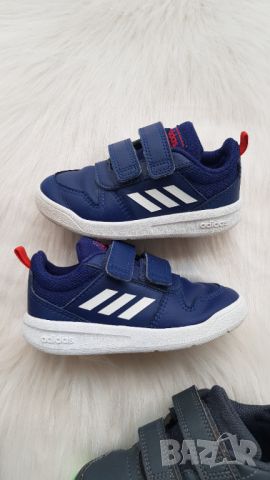 Детски маратонки Adidas №22/23, снимка 1 - Детски маратонки - 45338372