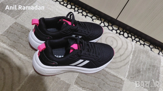 Продавам Дамски Маратонки, снимка 3 - Маратонки - 54169520