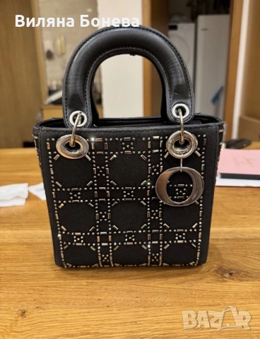 Чанта от бутик използвана