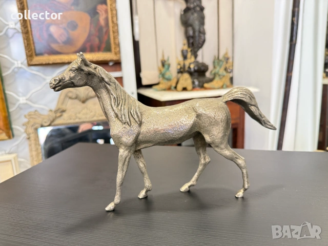 Бронзова фигура на арабски кон. №8058