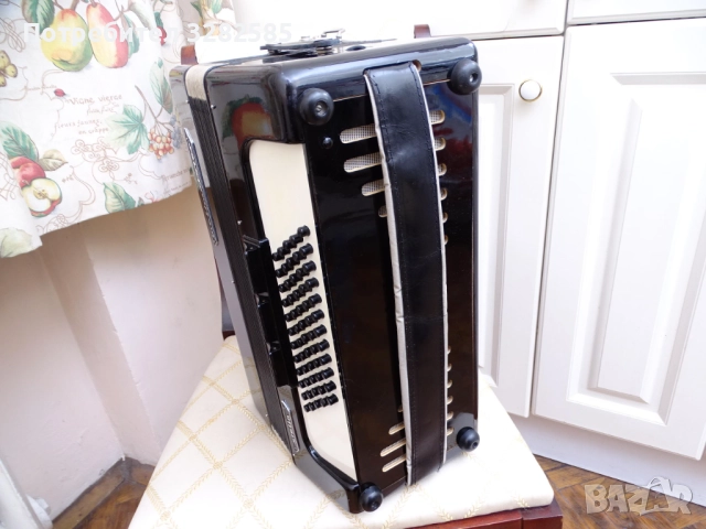 Акордеон Велтмайстер Стела 60 баса, снимка 10 - Акордеони - 52642148