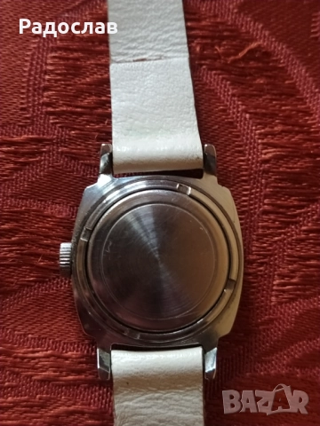 стар механичен часовник CARDINAL, снимка 3 - Дамски - 51994917