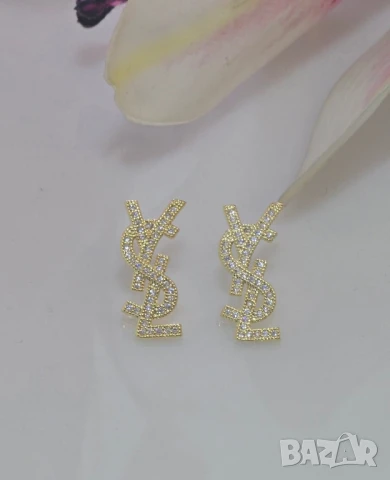 обеци от медицинска стомана в кутия chanel Bvlgari ysl saint laurent , снимка 4 - Обеци - 51147081