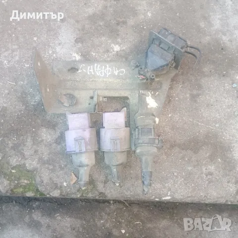 Релета - Букси За Рено Сафран 2.0И 12В / Renault Safrane 2.0I 12V, снимка 1 - Части - 48514617