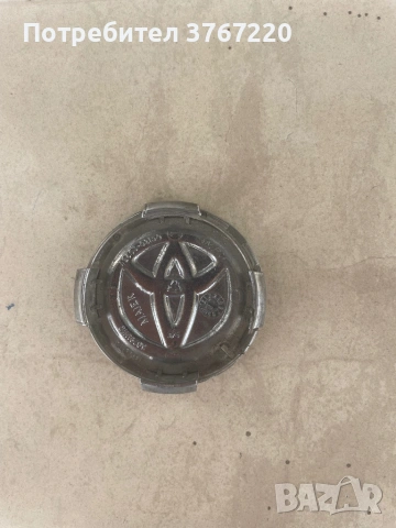 Капачка за джанта - Toyota, снимка 2 - Части - 53693325