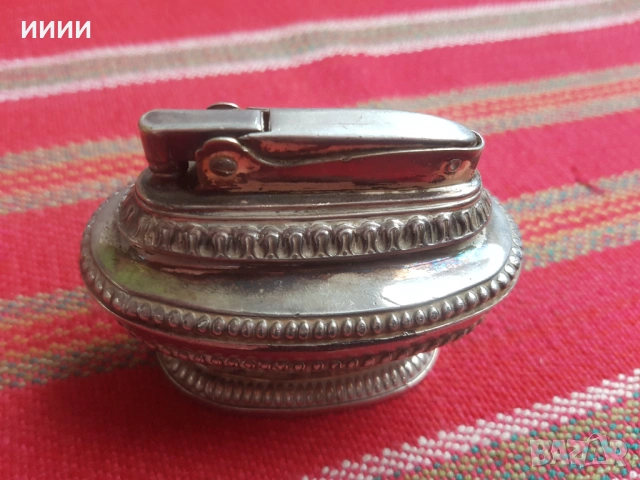 Посребрена бензинова запалка RONSON