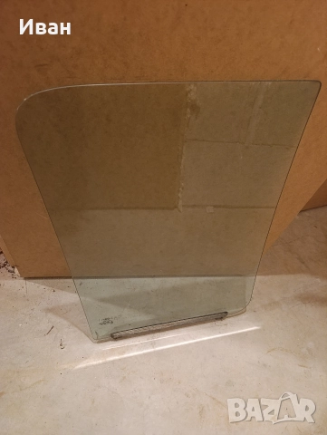 Предно ляво стъкло за врата на Форд Транзит -2002г.