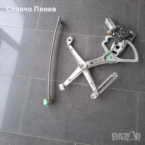 Машинка стъкло предна лява за Mercedes W210., снимка 2 - Части - 52038620