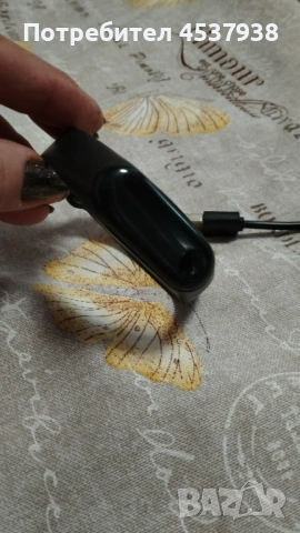 Продавам фитнес гривна часовник 