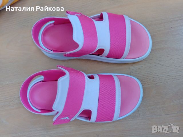 Сандали Adidas 35, снимка 1 - Детски сандали и чехли - 46318349