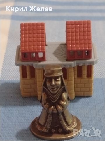 Метална фигура играчка KINDER SURPRISE Кралица с Кралство за КОЛЕКЦИОНЕРИ 23361, снимка 3 - Колекции - 45467432