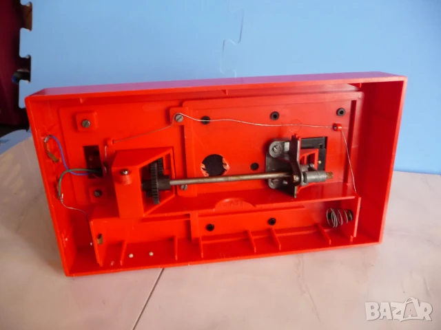 Колекционерска шевна машина Piko Juanita детска гоц шиене, снимка 3 - Образователни игри - 51014060