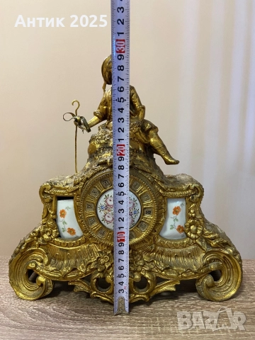 Старинен бронзов часовник с порцеланови вложки, снимка 2 - Антикварни и старинни предмети - 52501667