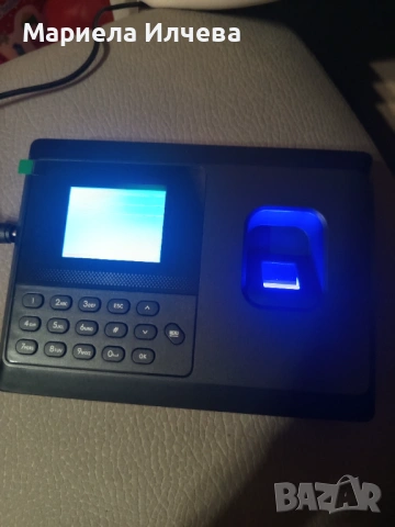 Устройство за контрол на достъпа и отчитане на работното време чрез пръстов отпечатък 