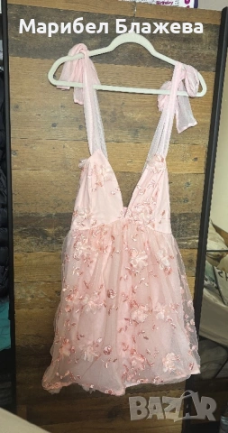 Розова рокля на цветя