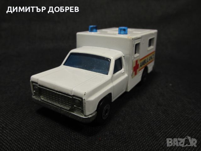 СТАРА РЕТРО МЕТАЛНА КОЛИЧКА MATCHBOX ENGLAND AMBULANCE, снимка 1 - Колекции - 46444300