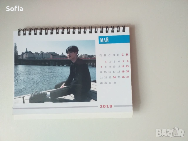 Уникален календар на BTS за фенове и колекционери 12 снимки, снимка 8 - Колекции - 54223594