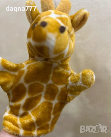 Марионетка за куклен театър жираф