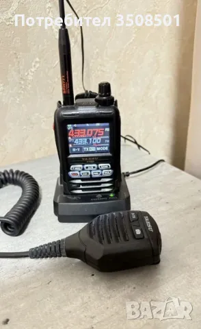 Yaesu FT5D, снимка 1 - Ресийвъри, усилватели, смесителни пултове - 48947930