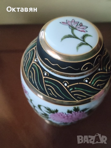 Порцеланова ваза,вази, снимка 4 - Вази - 52854296