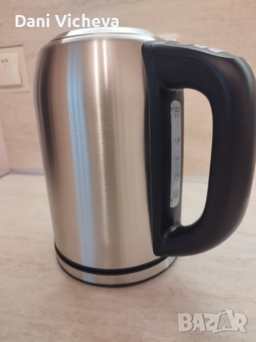 Чайник Електрическа кана Amazon Basics , 1.7л , Температурен контрол, снимка 2 - Кани - 52822190