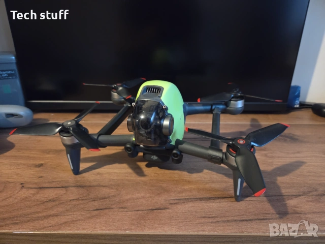 DJI FPV дрон,контролер,батерия и зарядно, снимка 3 - Дронове и аксесоари - 52668071