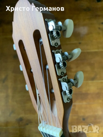 Детска китара Stagg 1/2, снимка 4 - Китари - 53768651