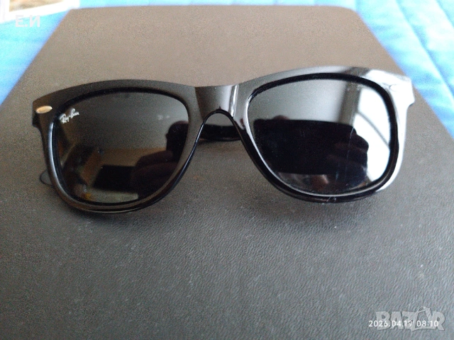 Продавам очила ReyBan Wayfarer