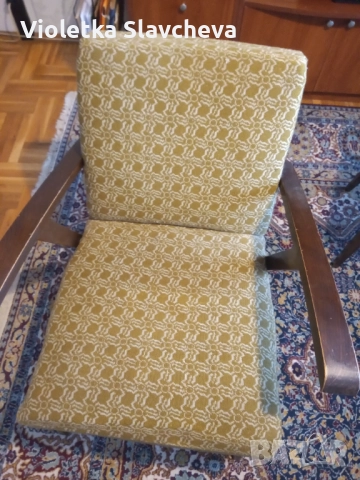 Два фотьойла, много добре запазени.